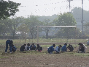 運動会に向けて　ボランティア活動　ＰＴＡ奉仕作業