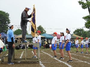 「令和を進むナイスな学校」　七重小運動会