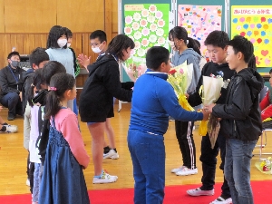 卒業に向けて　６年生を送る会