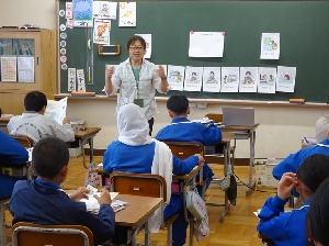 ６年生外国語　英語で伝える「わたしの1日」