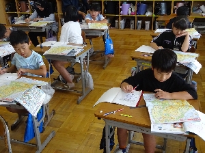 ３年生社会　わたしたちの坂東市はどこにある？地図帳を使って