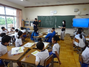 ６年生「租税教室」　税金について学びました