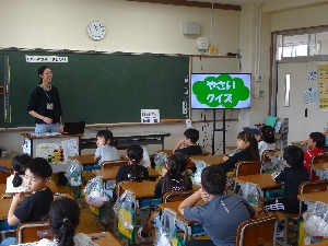 ２年生　食に関する学習　野菜の秘密を知ろう！