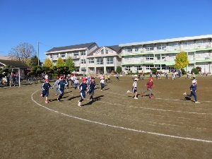 １１／２５　元気いっぱい！業間走始まる