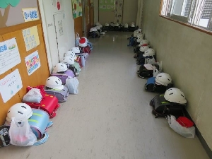【第５学年】ランドセル　きれいに並べて　見た目よし！　