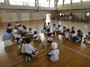 【第４学年】ブレーキの　効き目が命の　分かれ道