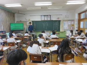 【第４学年　国語】イタズラの　後悔重ね　栗を置く