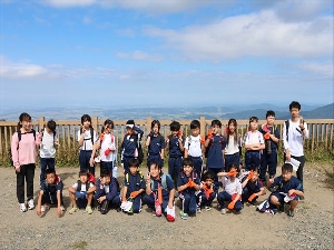 【第３学年遠足　筑波山】「落ちてくる！？」　弁慶七戻り　息とめる