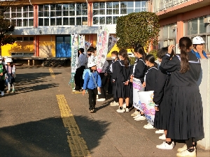 １１月１日（水）猿島中学校とのあいさつ運動