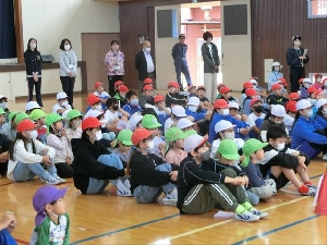 １０月２８日（火）さしま保育園との合同避難訓練（火災）