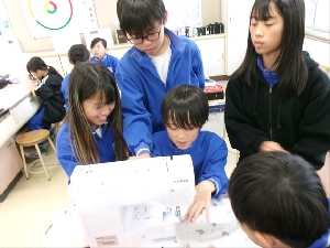 １１月１１日（火）家庭科の授業（５年生）