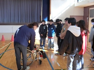 １月２６日（月）　５年生 福祉出前講座