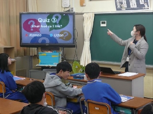 2月24日（火） 英語の出前授業（６年生）