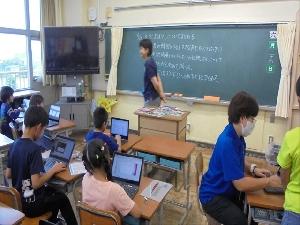 地域の宝「猿島ばやし」を学ぼう　～4年生　総合的な学習の時間～
