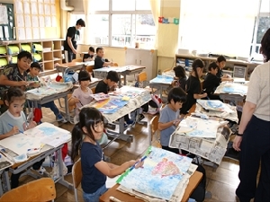 【１年生】図工　「うみのなかで　みつけたよ」