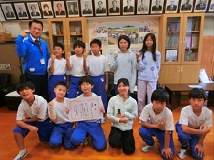 祝  綱引き高学年の部準優勝