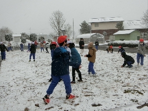 雪遊び