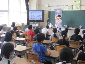 ヤクルト「おなかの元気教室」（３年生）