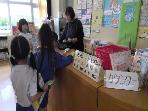 1年生　図書室の使い方の学習