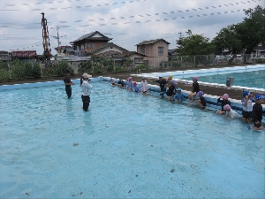 1年生 初めての水泳学習