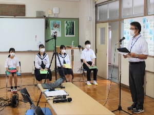 第２学期始業式がオンラインで行われました。