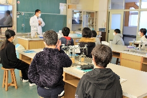 内野山小学校で理科の「出前授業」を行いました！