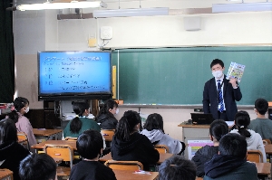 沓掛小学校で社会の「出前授業」を行いました！