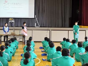 ２年生対象に「思春期講座」が開かれました！