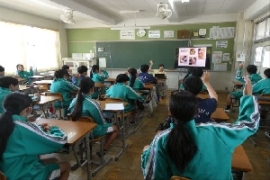 思春期講座を行いました（２学年）