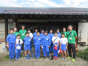 ５年生宿泊学習（１日目：結城紬体験）