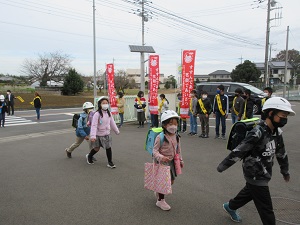 猿島中学校区「あいさつ運動」第１日目