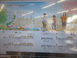 １年生の図工と２年生の音楽♬