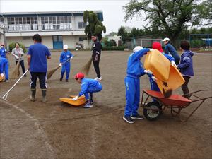 朝の愛校作業