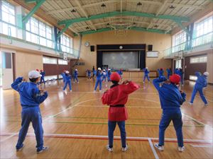 体育館から元気な声！