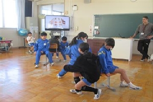 のびのびタイム（縦割り班遊び）