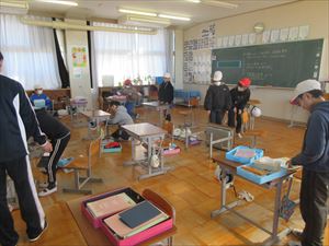 今日は２学期末大掃除の日