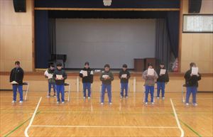 思いを込めて　～６年生卒業式の練習～