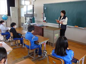 朝の読み聞かせ(5,6年生)