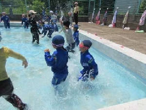 着衣泳を行いました！（低学年）