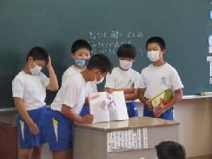 図書委員による読み聞かせ