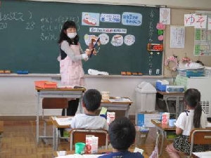 歯みがきの学習をしました！（１年生）