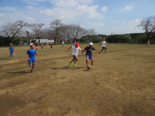 異学年で集まってのサッカー