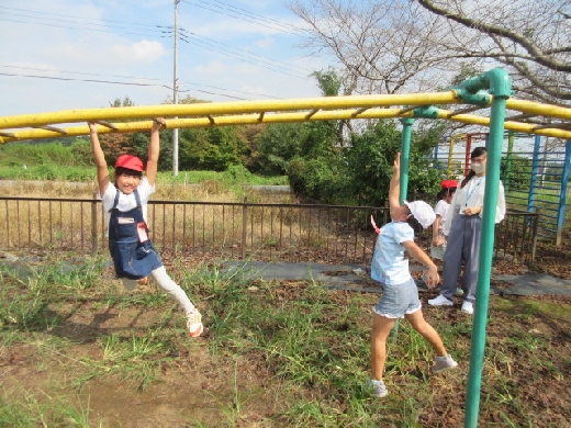 うんていで楽しく