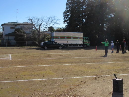 トラックと普通車の止まる距離の違い