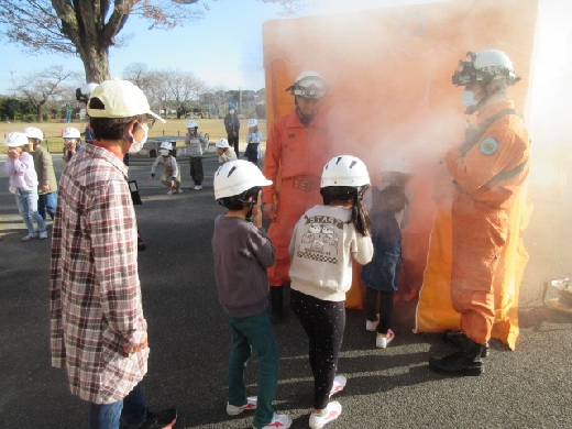 煙からの脱出訓練