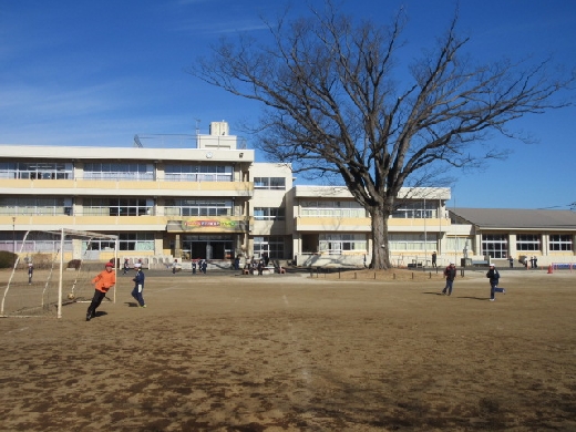 休み時間・気持ちよくサッカー