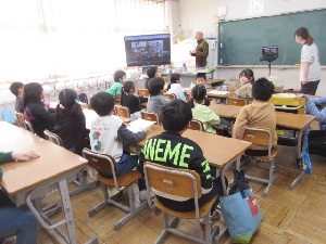 他県の小学校とのオンライン交流