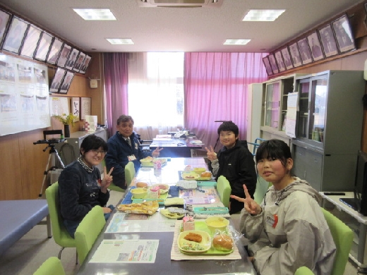 ６年生・校長先生との会食　４班